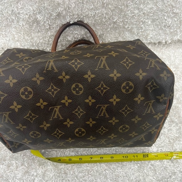 Louis Vuitton Monogram Speedy 30 - Picture 12 of 16